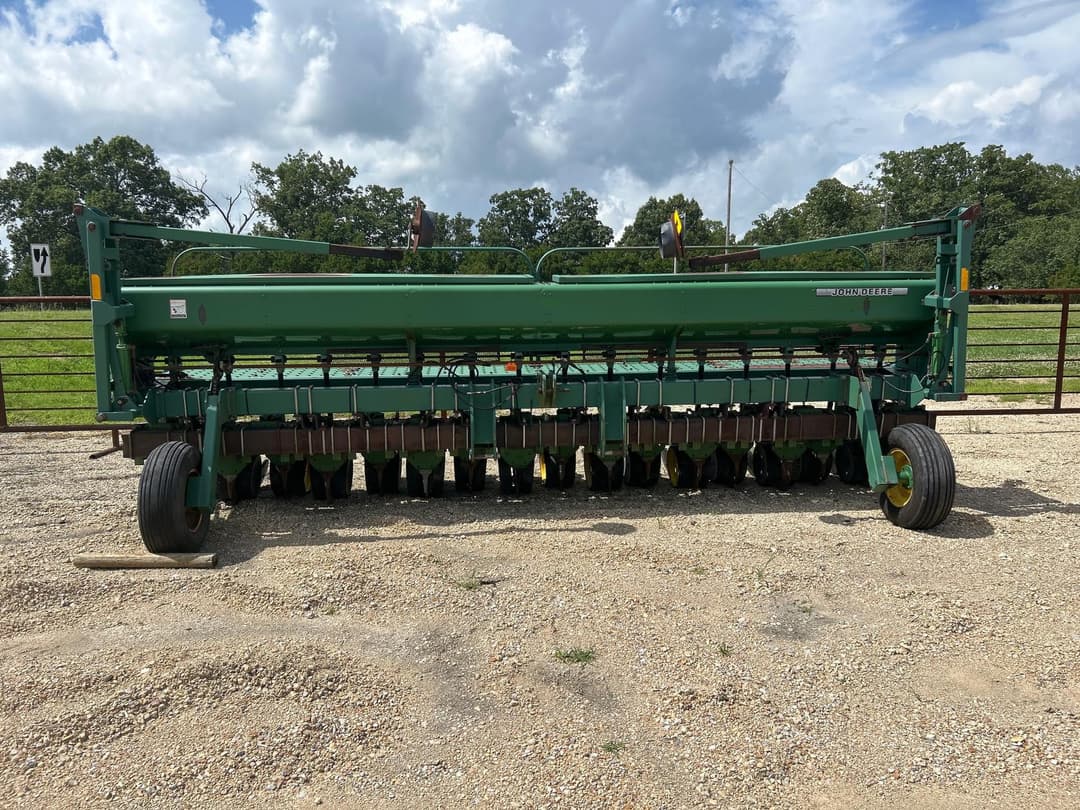 Image of John Deere 1530 Primary image