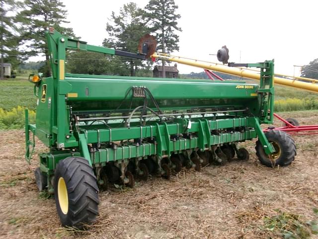 Image of John Deere 1530 equipment image 1