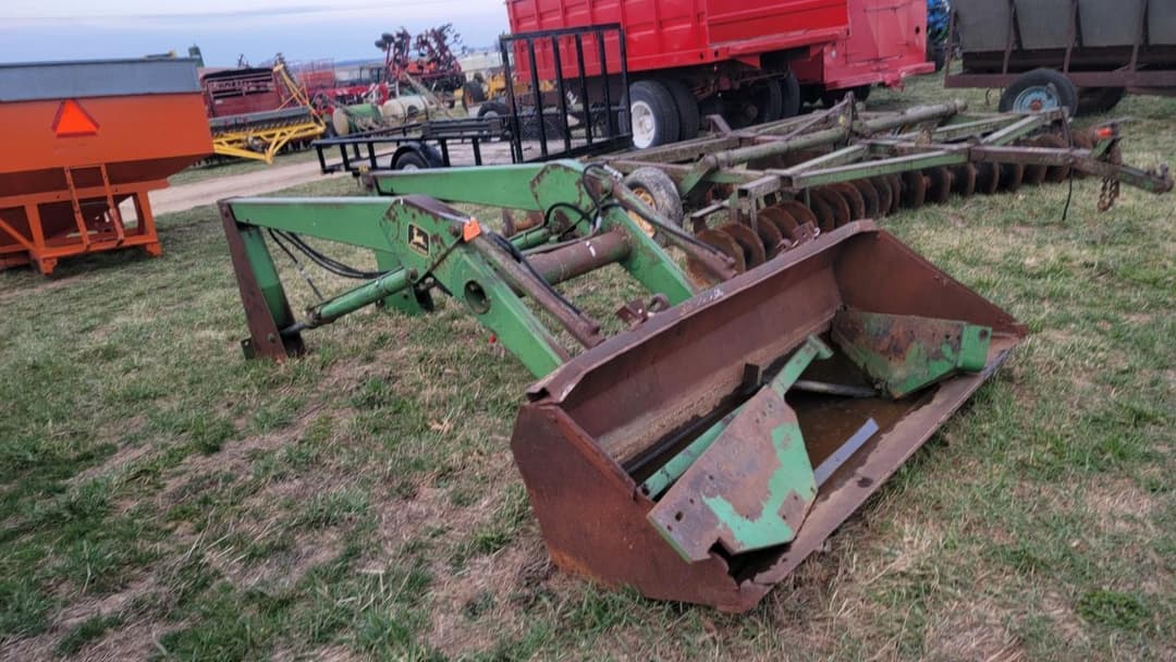 Image of John Deere 158 Image 0