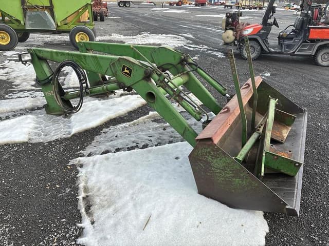 Image of John Deere 158 equipment image 3