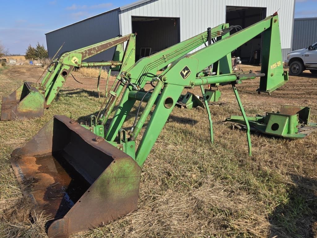 John Deere 158 Equipment Image0