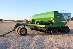 John Deere 1590 Image