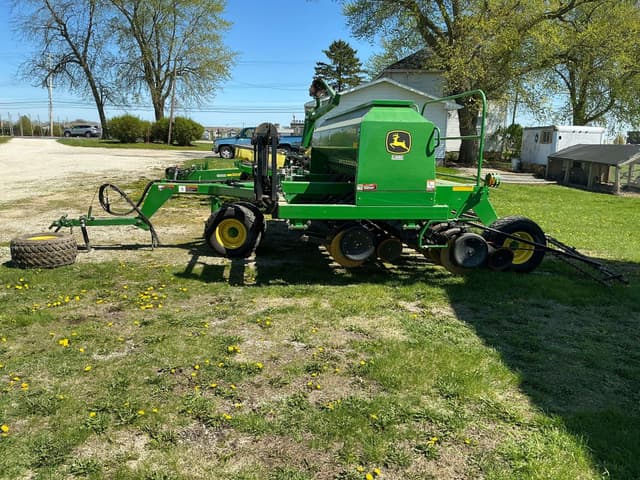 Image of John Deere 1590 equipment image 3
