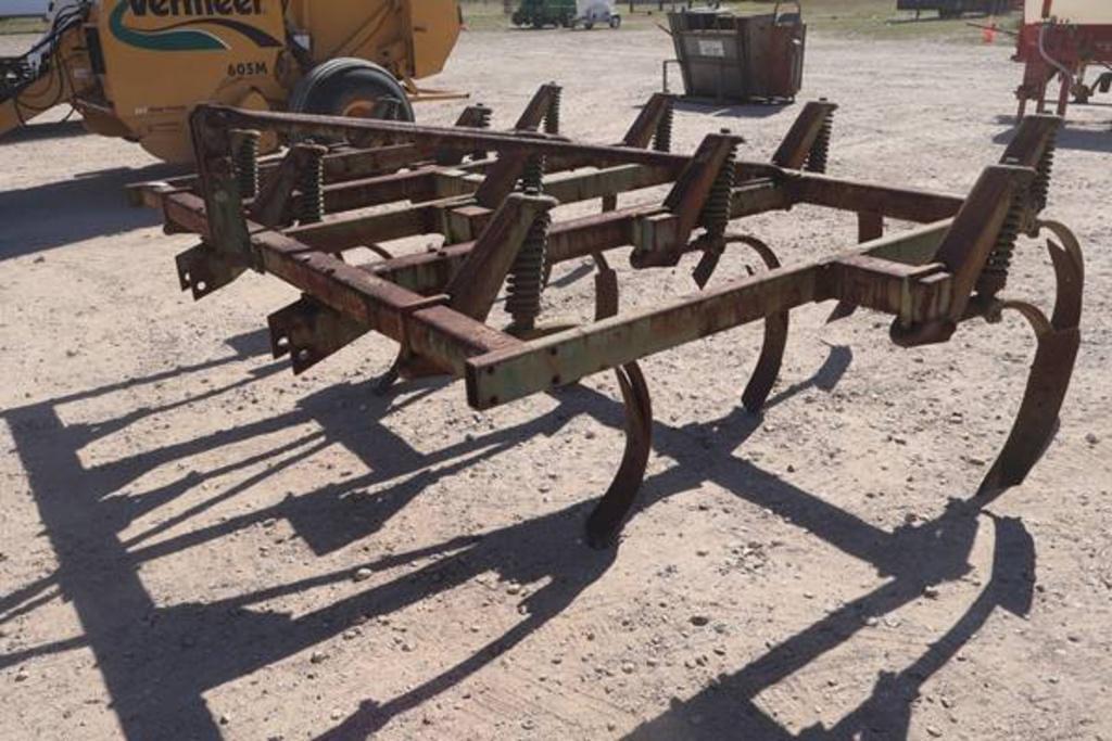 Image of John Deere 1600 Image 1