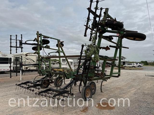 Image of John Deere 1600 equipment image 2