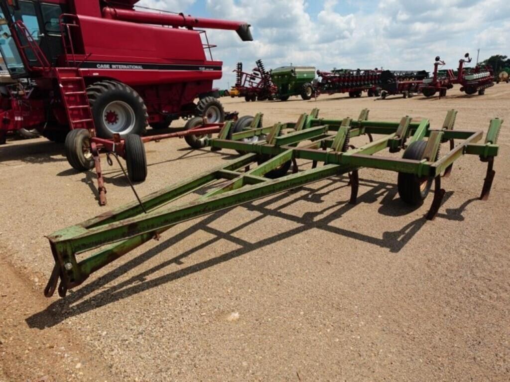 Image of John Deere 1600 Primary image