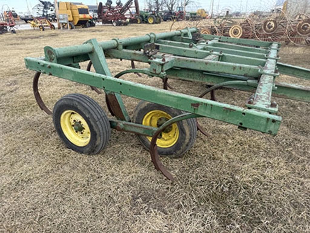 Image of John Deere 1610 Image 1