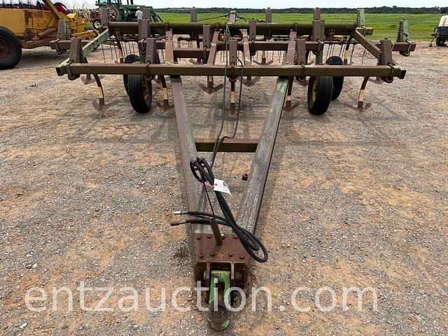 Image of John Deere 1610 equipment image 1