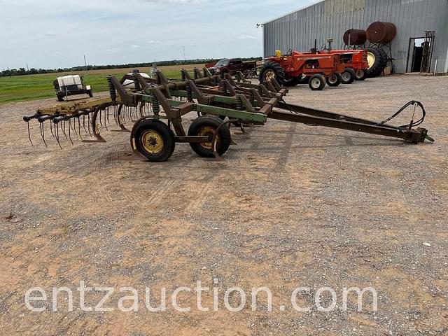 Image of John Deere 1610 equipment image 3