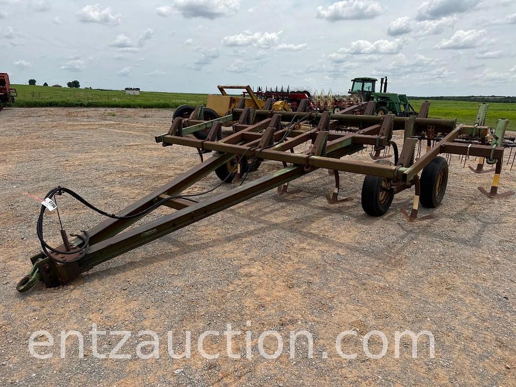 Image of John Deere 1610 Primary image