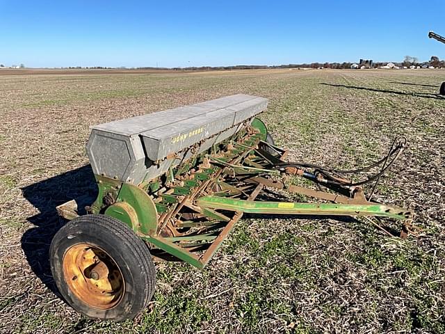 Image of John Deere B equipment image 4