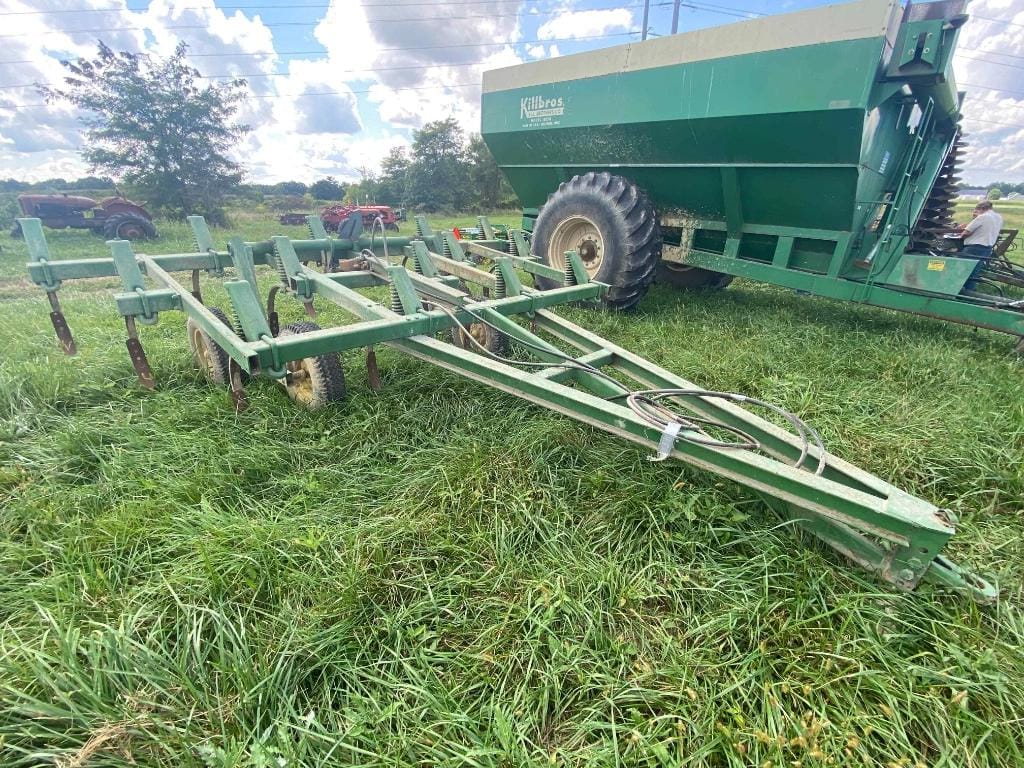 Main image John Deere 1700