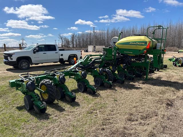 Image of John Deere 1725C equipment image 2