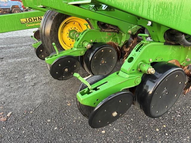 Image of John Deere 1760 equipment image 4