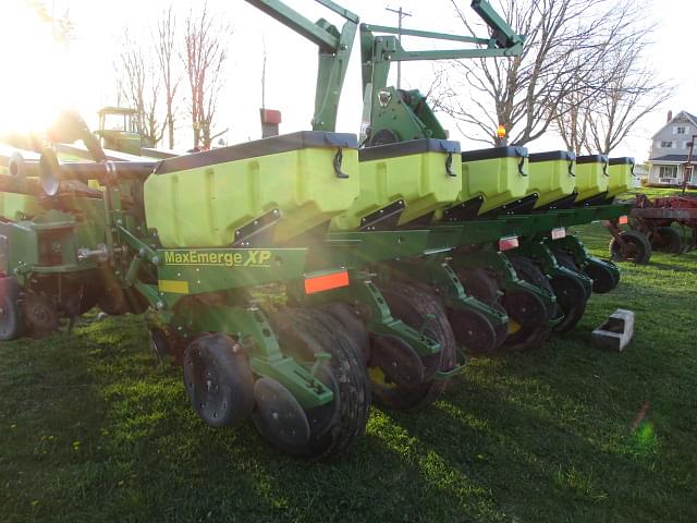 Image of John Deere 1760 equipment image 2