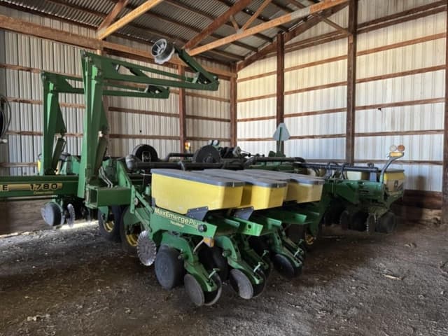 Image of John Deere 1760 equipment image 1