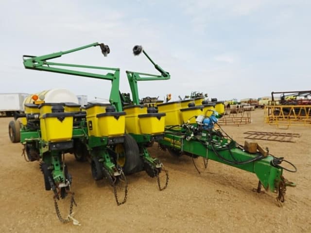 Image of John Deere 1760 equipment image 3