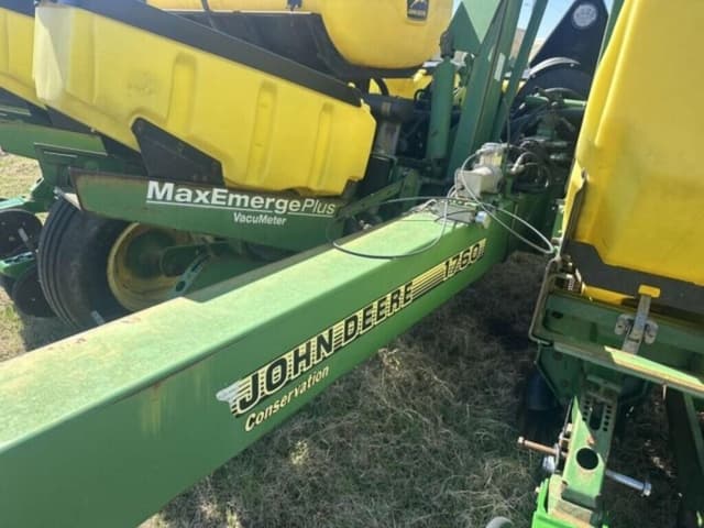 Image of John Deere 1760 equipment image 3