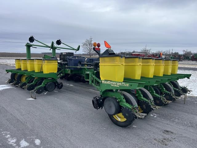 Image of John Deere 1770 equipment image 4