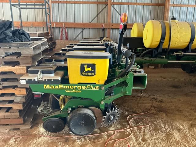 Image of John Deere 1770 equipment image 1