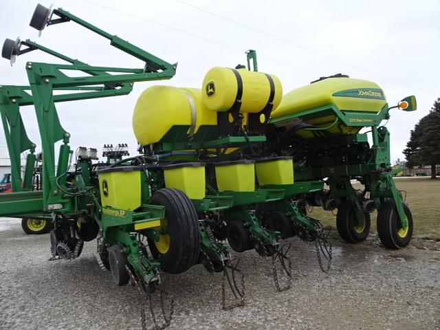 Image of John Deere 1770 equipment image 2