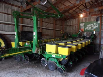 Main image John Deere 1770