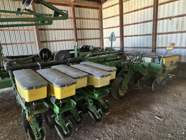 Image of John Deere 1780 equipment image 2