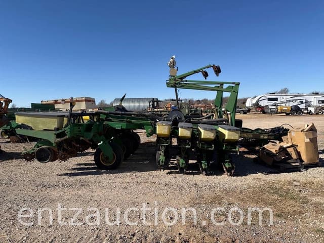 Image of John Deere 1780 equipment image 1