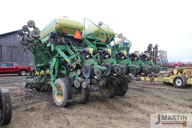Image of John Deere 1790 equipment image 3
