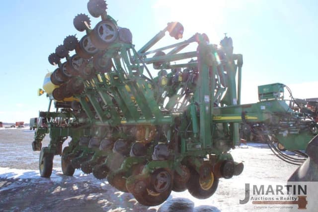 Image of John Deere 1790 equipment image 1