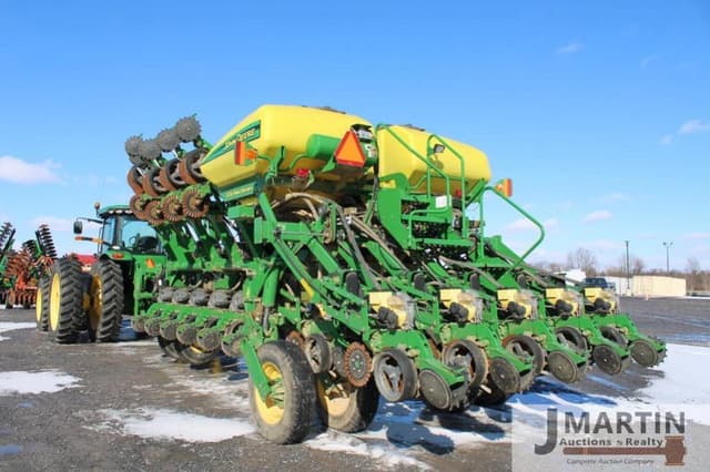 Image of John Deere 1790 equipment image 3