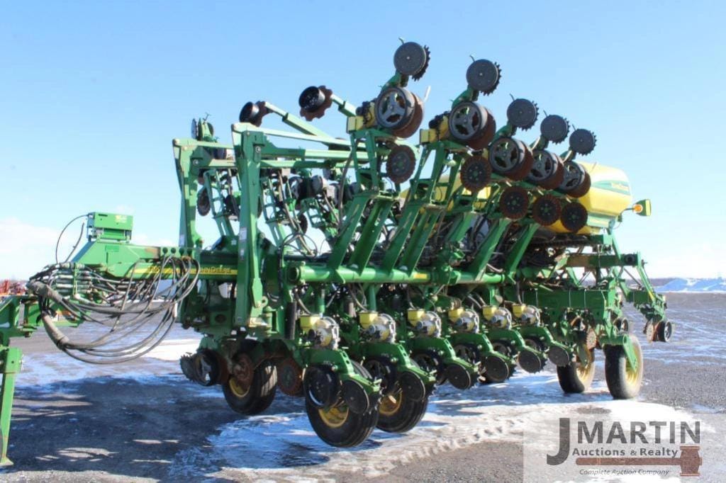 John Deere 1790 Equipment Image0