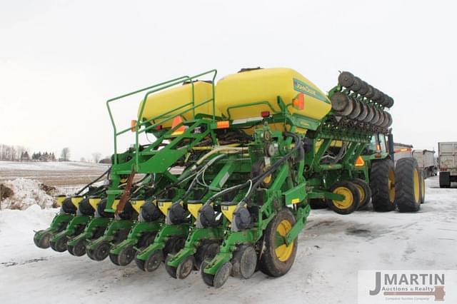 Image of John Deere 1790 equipment image 2