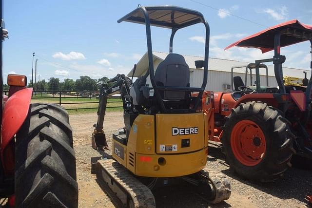 Image of John Deere 17G equipment image 1