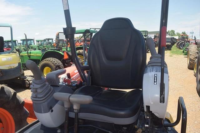 Image of John Deere 17G equipment image 4