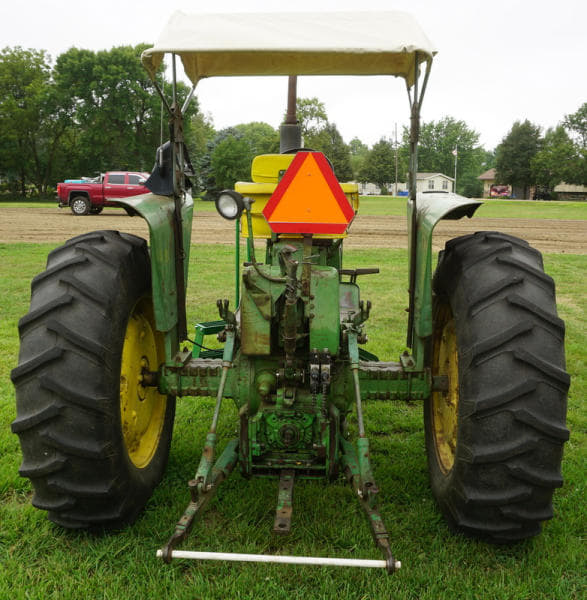 Image of John Deere 3020 equipment image 3