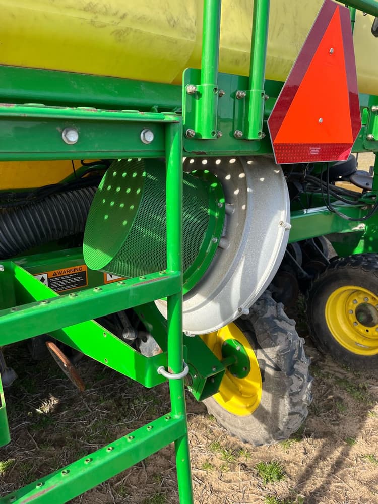 John Deere 1990 Planting Air Seeders or Carts for Sale Tractor Zoom