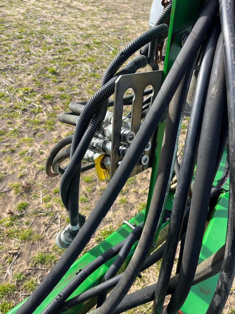John Deere 1990 Planting Air Seeders or Carts for Sale Tractor Zoom