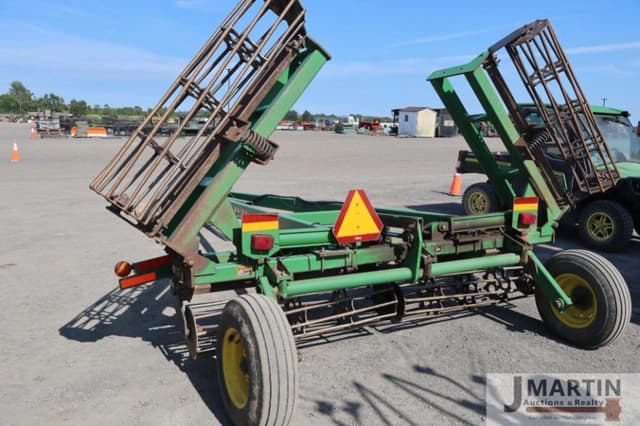 Image of John Deere 200 equipment image 3