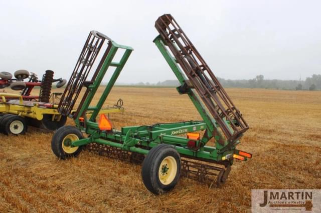 Image of John Deere 200 equipment image 3