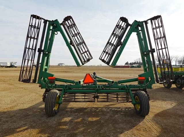 Image of John Deere 200 equipment image 2