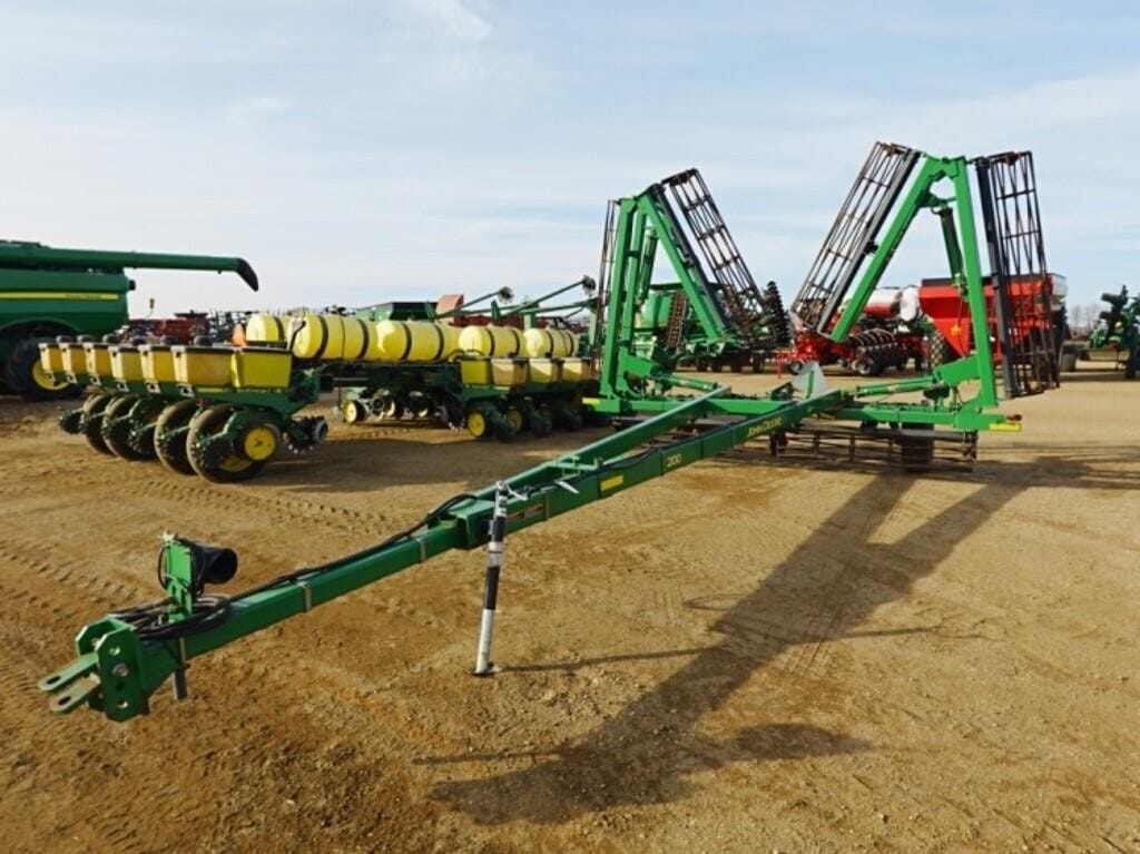 John Deere 200 Equipment Image0