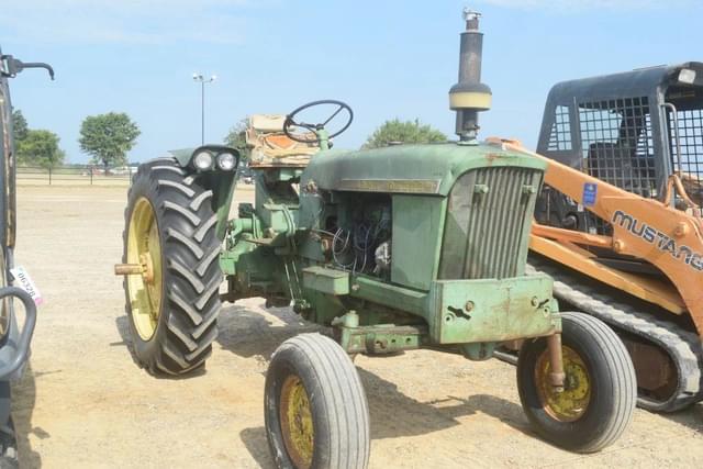Image of John Deere 2010 equipment image 3