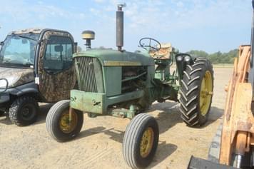 Main image John Deere 2010