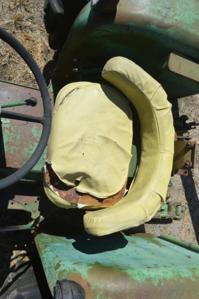 Image of John Deere 2010 equipment image 4