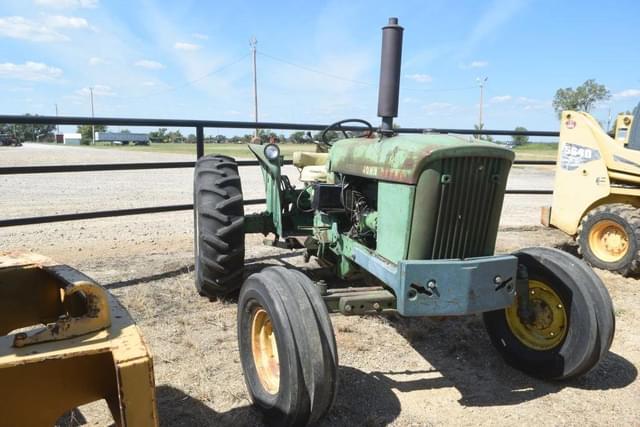 Image of John Deere 2010 equipment image 3