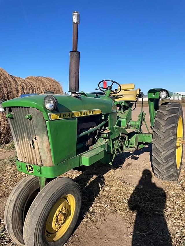 Image of John Deere 2010 equipment image 1