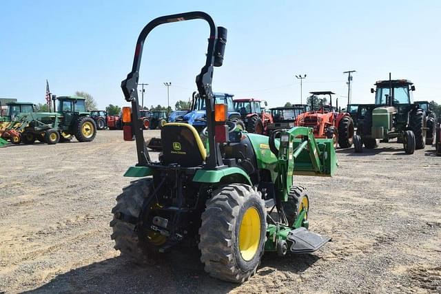 Image of John Deere 2025R equipment image 2