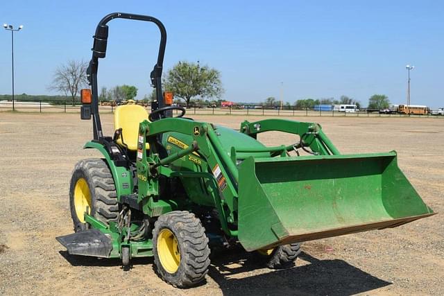 Image of John Deere 2025R equipment image 3