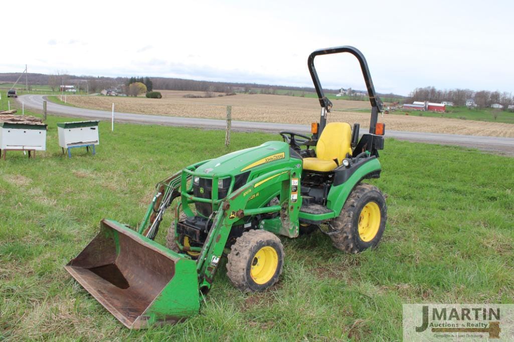 Main image John Deere 2025R
